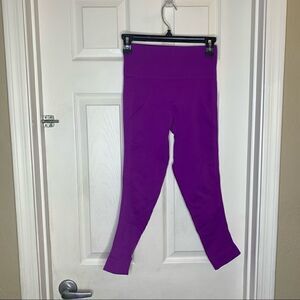 Lululemon Zone In Crop In Tender Violet Size 6